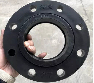 สีดําเหล็ก Flanges ANSI / JIS มาตรฐานที่มีการเชื่อมต่อการปั่น