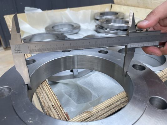 โลหะเคลือบเหล็กปั่น Flange ประเภท 300 สําหรับการติดตั้งท่ออุตสาหกรรม