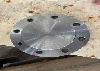 แฟลนส์เหล็กประเภทน้ํามัน 300 พร้อมพื้นผิวน้ํามันกันสนิม 1/2-48