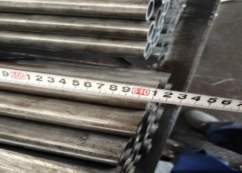 0.7-30MM ความหนาของผนัง เครื่องแลกเปลี่ยนความร้อน ท่อเหล็กที่มีการแชมเฟอริ้ง