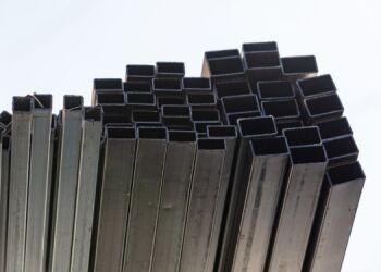 หมุนร้อนสี่เหลี่ยมส่วนสแตนเลสส่วนว่างใน Q195-235 เกรดสําหรับการก่อสร้างและเครื่องจักร