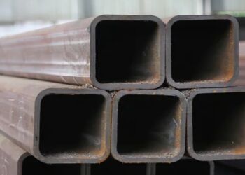 หมุนร้อนสแตนเลส ช่องว่างส่วน 0.5mm ถึง 25mm ความหนาและ ± 10% ความอนุญาตสําหรับโครงการโครงการโครงการ