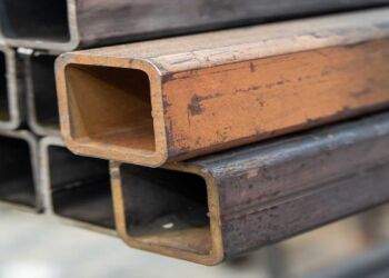 หมุนร้อนสแตนเลส ช่องว่างกับเกรด Q195-235 และตัวเลือกพื้นผิวที่กําหนดเองสําหรับการใช้งานโครงสร้าง