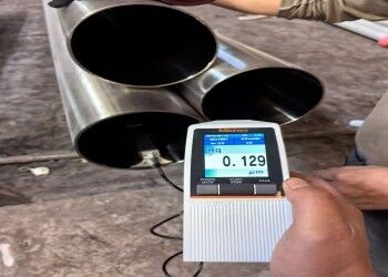 ท่อเหล็กไร้สแตนเลสแบบกลมไร้สายกับ BA/2B/NO.1/NO.3/NO.4 ปลายผิวสําหรับการแปรรูปเคมีและการใช้ในเกรดอาหาร