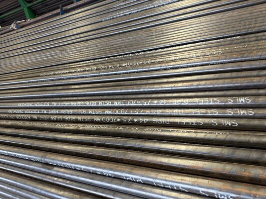 อุปกรณ์แลกเปลี่ยนความร้อน ท่อเหล็กที่มี 0.7-30MM WT รูปทรงกลมสําหรับการแลกเปลี่ยนความร้อน